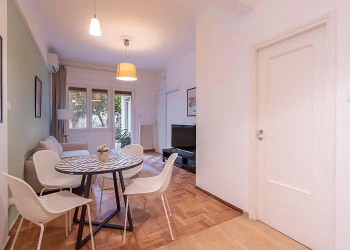 Jardin Maison: Amazing 2Br Apt In Koukaki