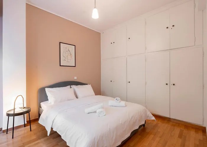 Jardin Maison: Amazing 2Br Apt In Koukaki